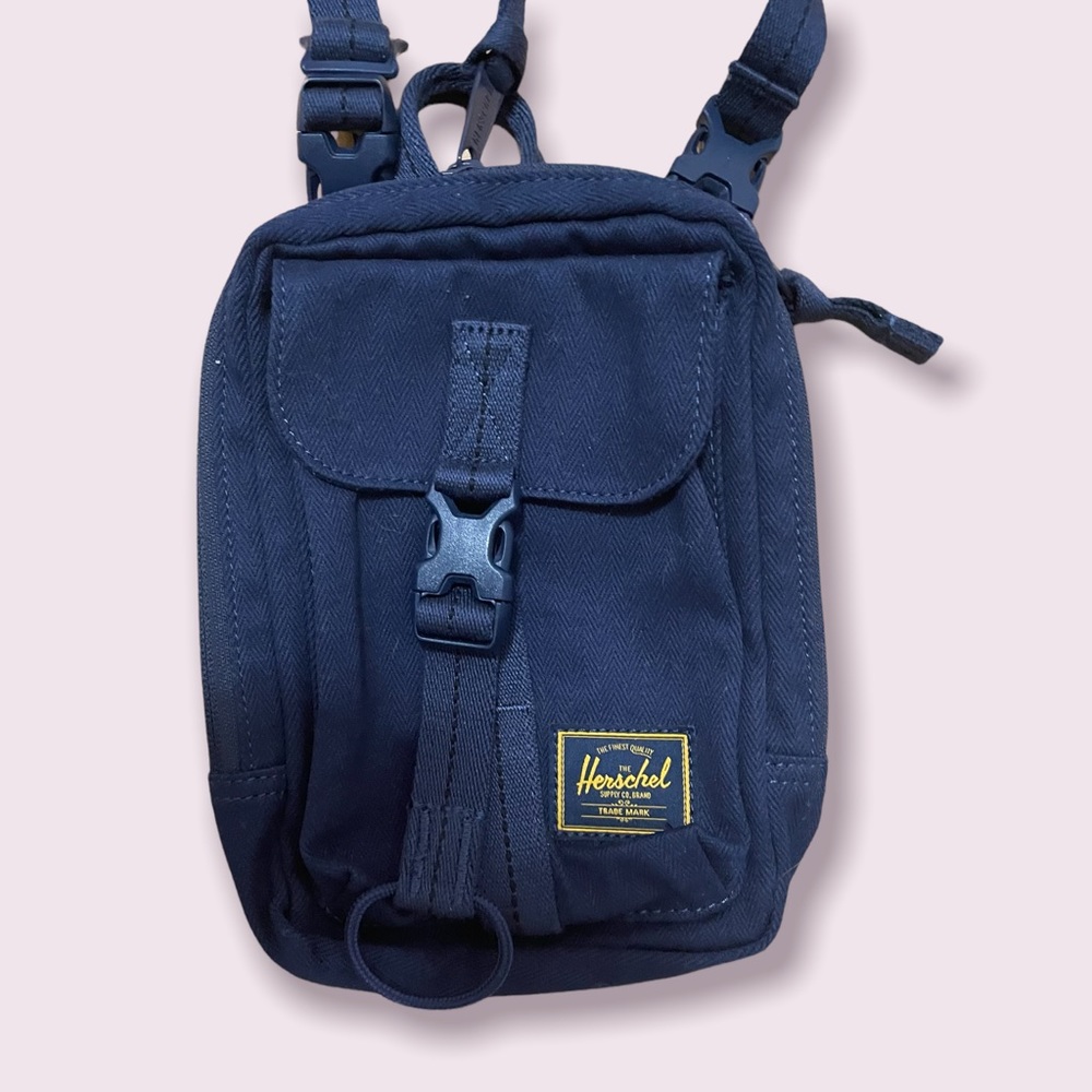 Herschel crossbody bag (converts to fannypack)